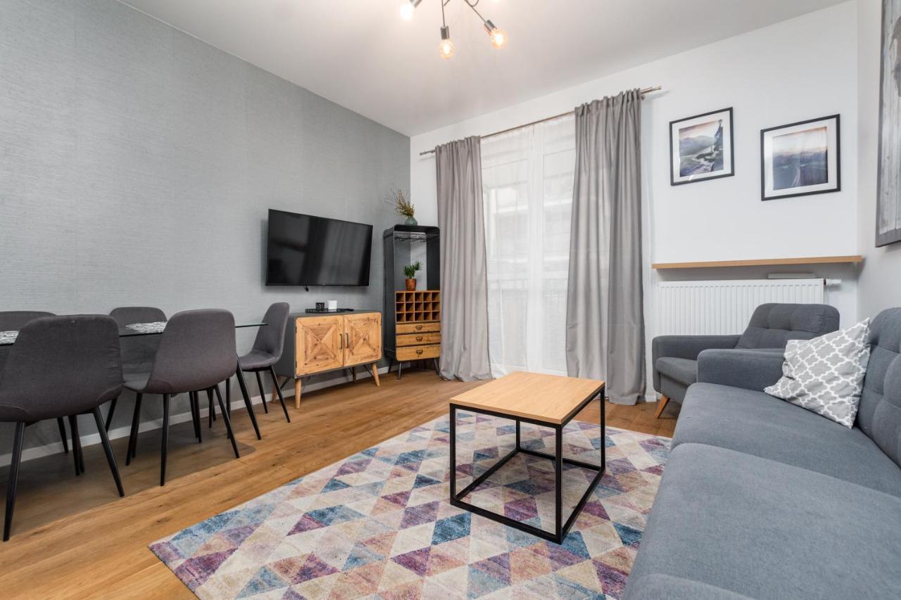 Jurajska 4 By Homeprime Warsaw Ngoại thất bức ảnh